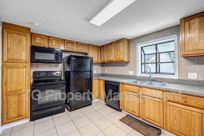 Building Photo - 6855 Hafford Ln