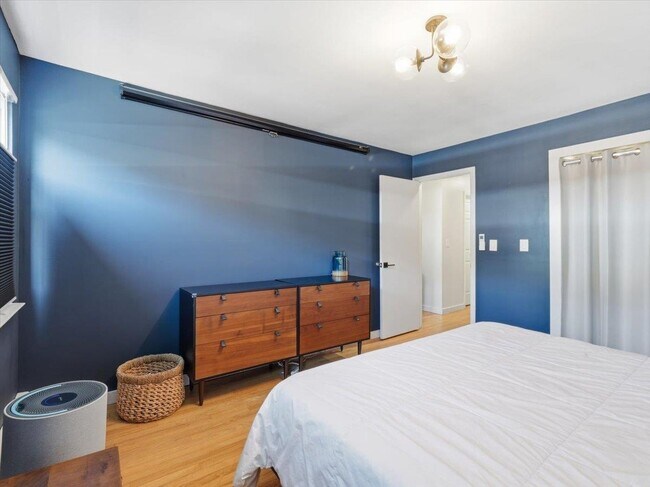 Building Photo - 59 Hauxhurst Ave