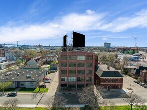 Building Photo - 1535 6th Street Unit 5