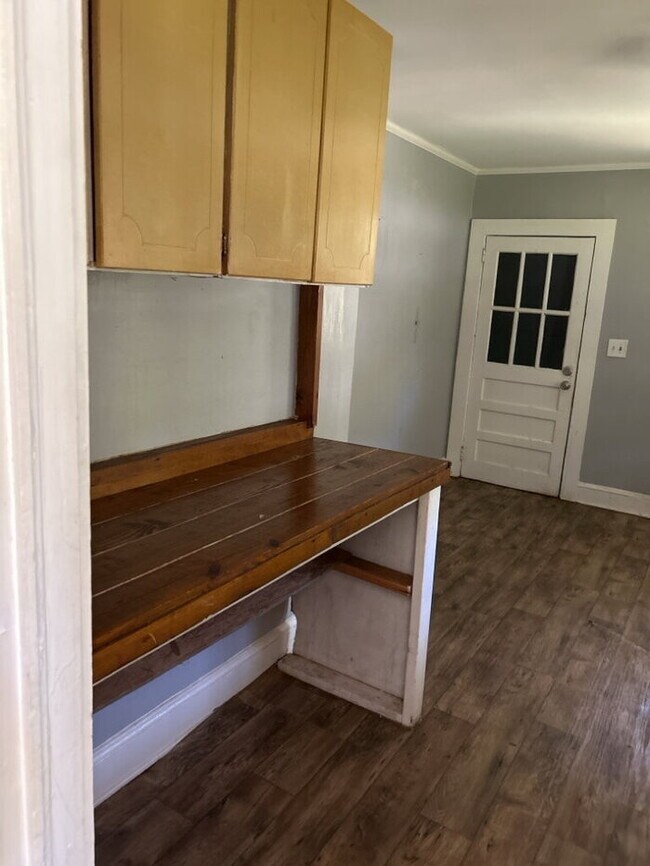 Building Photo - "Charming 3-Bedroom Haven with 2 Full Baths in the Heart of Belton!"