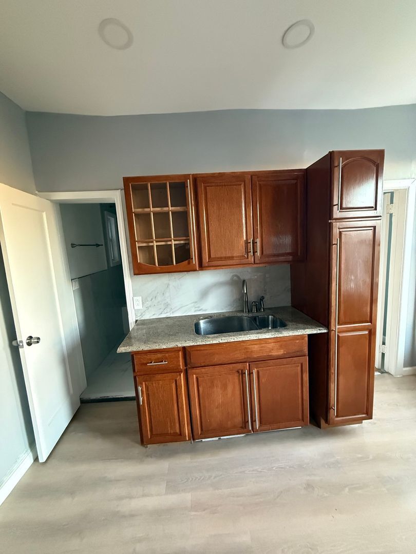 Building Photo - 189 Sheridan Ave