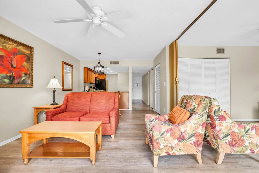 Building Photo - 600 Neapolitan Way