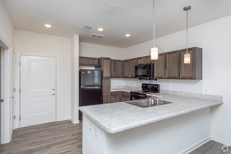 2BR, 2BA - Hillcrest Active Adult 62 & Older Community