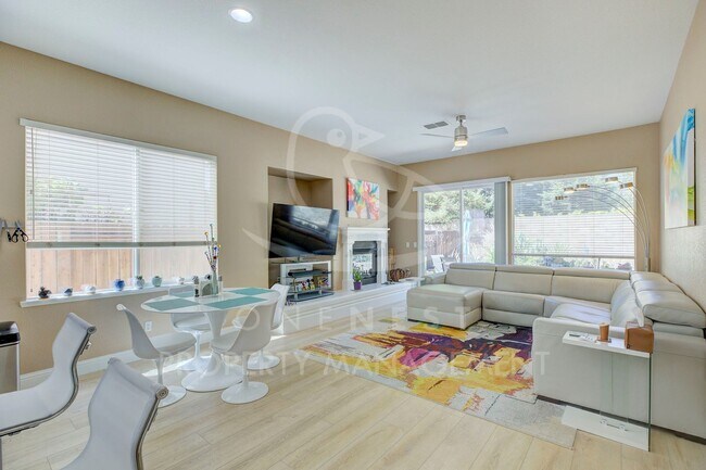 Building Photo - One of a kind, GREAT floorplan in Twelve Bridges
