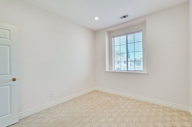 Building Photo - Luxury 5BR North San Jose Home | 2,680 Sq. Ft. | Minutes to BART, Levi's Stadium & Silicon Valley...