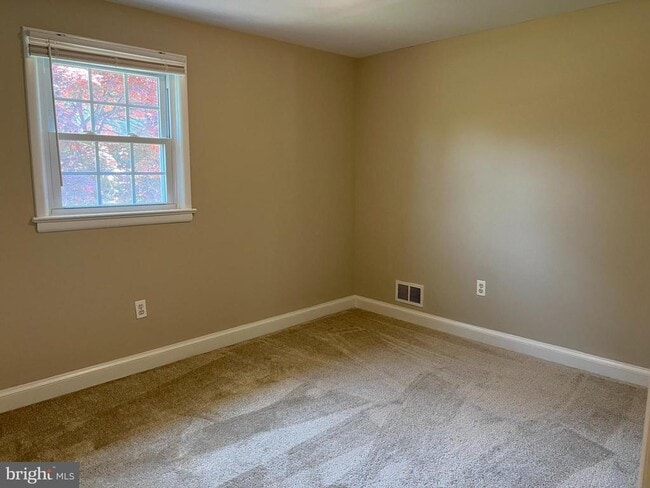 Building Photo - 4616 Willow Run Dr