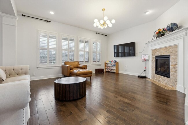Building Photo - Luxury Home For Rent in Lowry