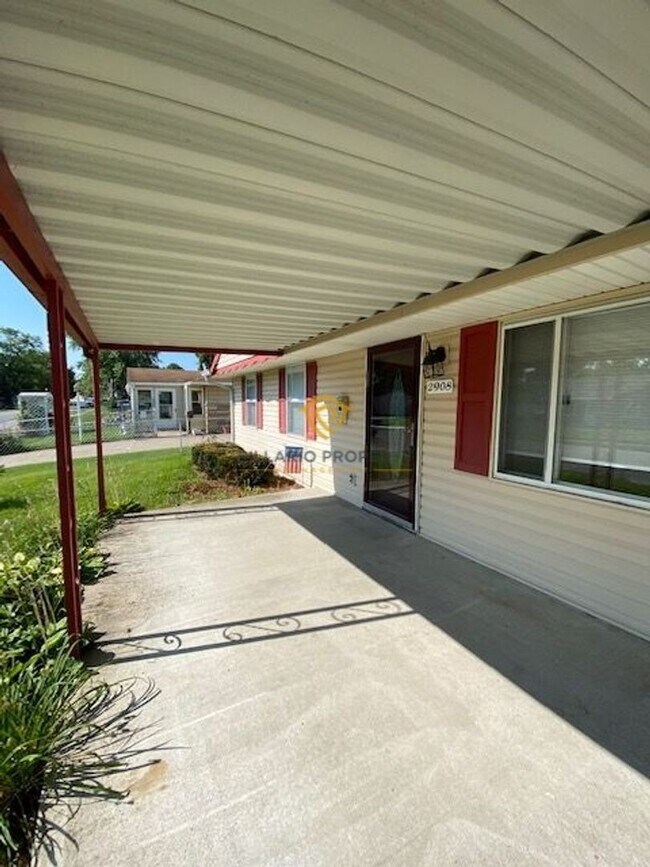 Building Photo - Charming 3-Bedroom Ranch with Detached Gar...