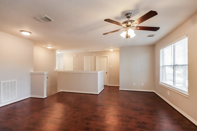 Building Photo - 18607 Timbers Dr