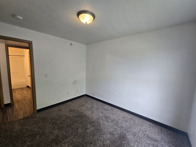 Building Photo - 60 Miller Ave SW