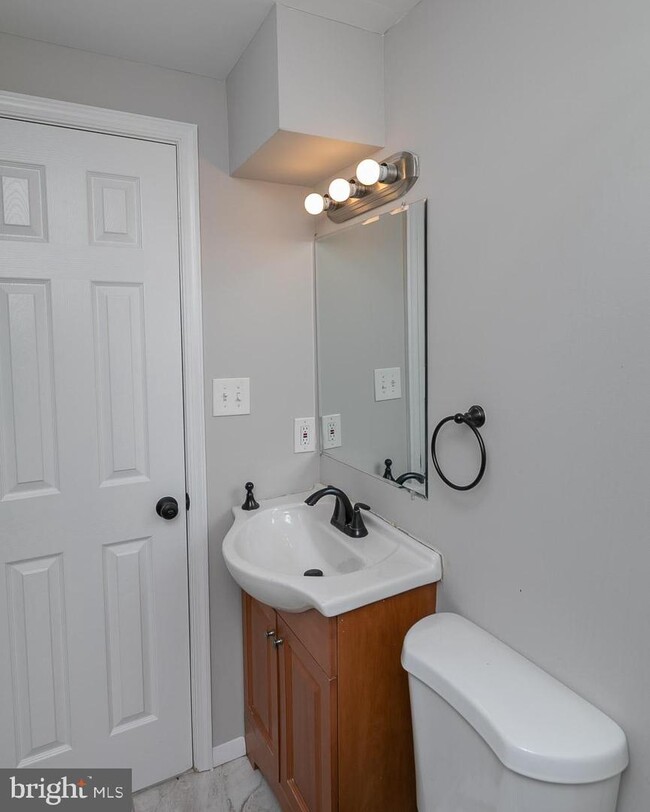 Building Photo - 31 Stone Falls Ct