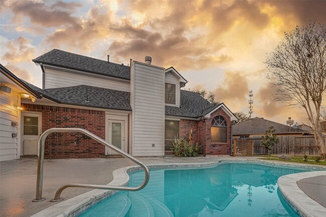 Building Photo - 1723 Park Ridge Dr