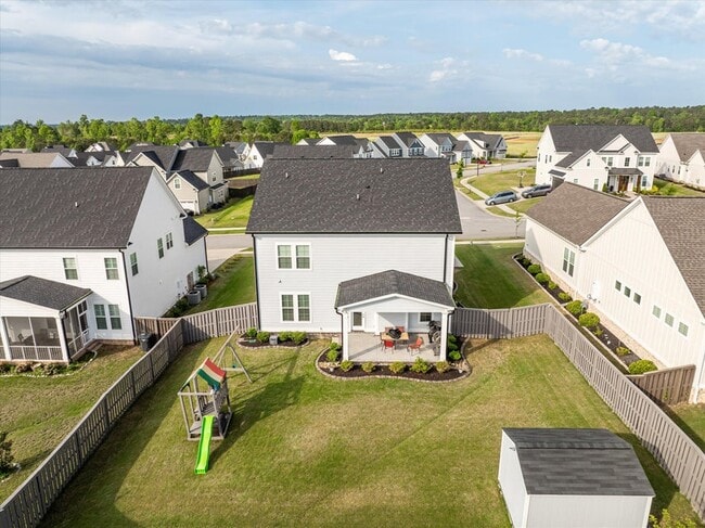 Building Photo - 3067 Rosewood Dr