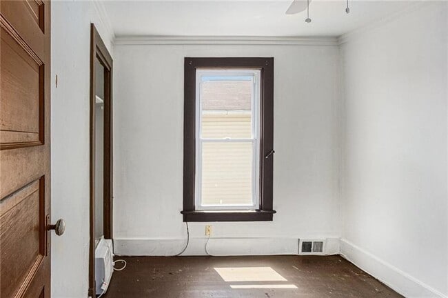 Building Photo - 4727 5th Ave