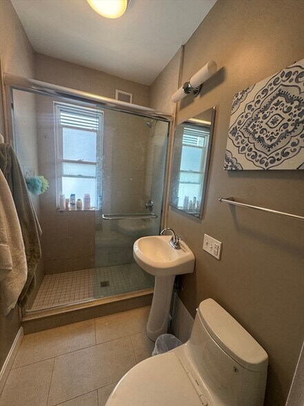 Building Photo - 8 Foskett St