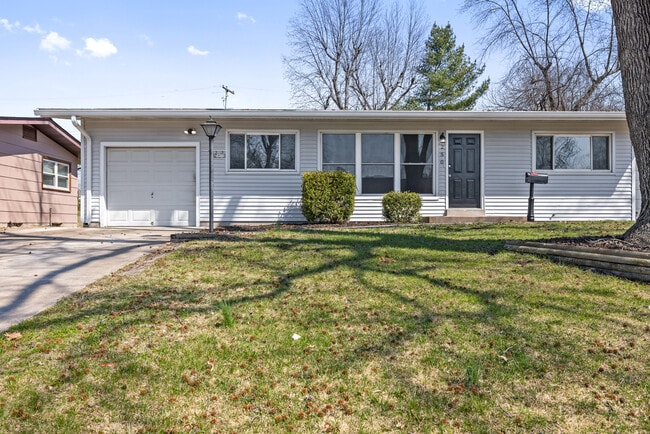 Primary Photo - 250 Coteau Ln