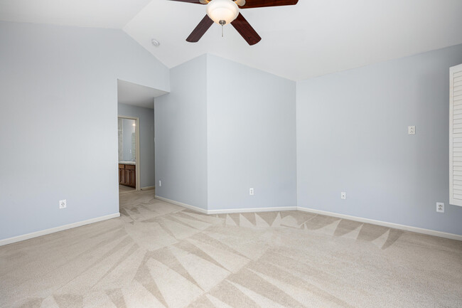 Building Photo - 8312 N Warwick Ct