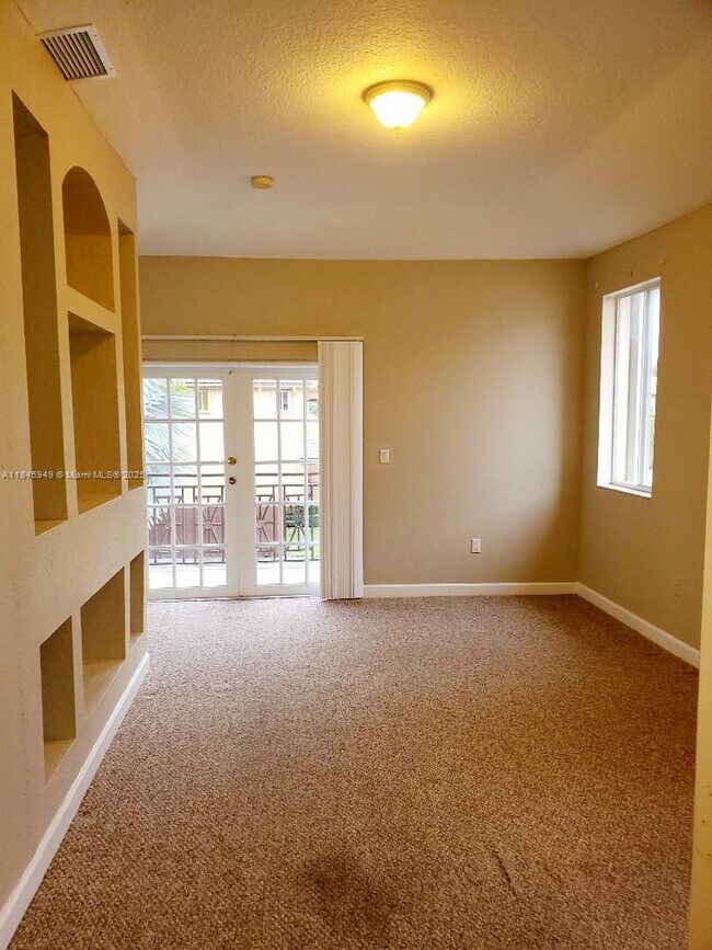 Building Photo - 16431 SW 60th Terrace
