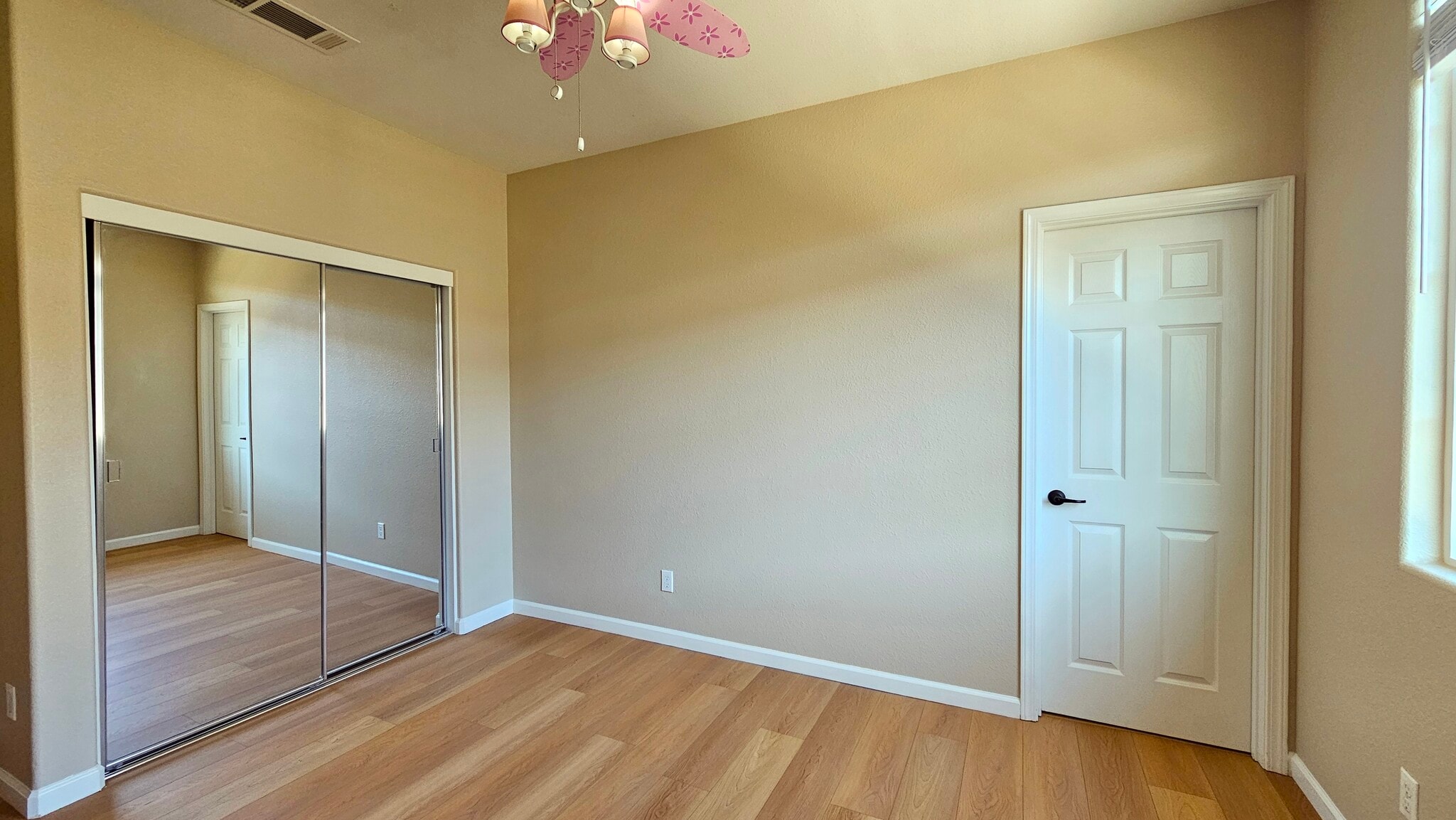 3rd Floor, Bedroom-2 - 5962 Lugano Via