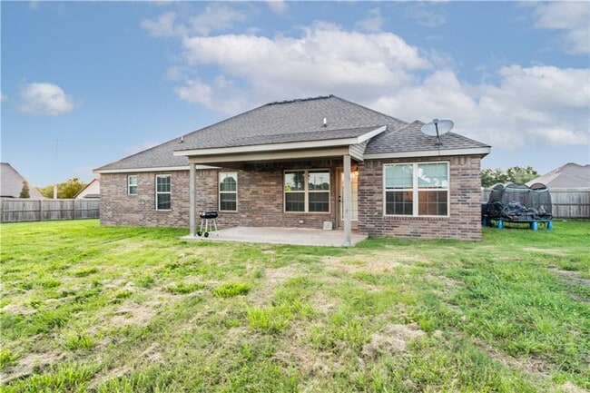 Building Photo - 2091 Eagle Dr