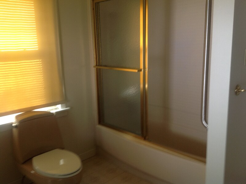 Building Photo - 121 W Colebrook St