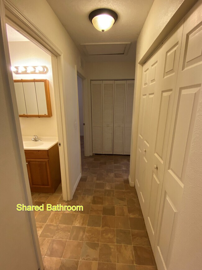 Building Photo - 154 Hurst St