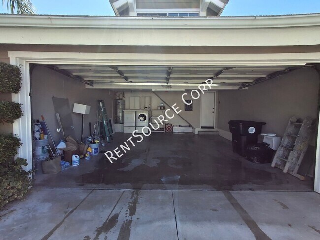 Building Photo - 23910 Clayton Ct