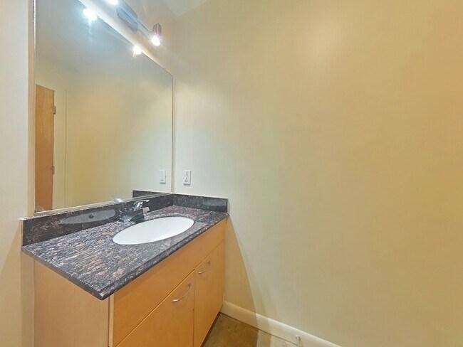 Building Photo - 1011 W Marshall St