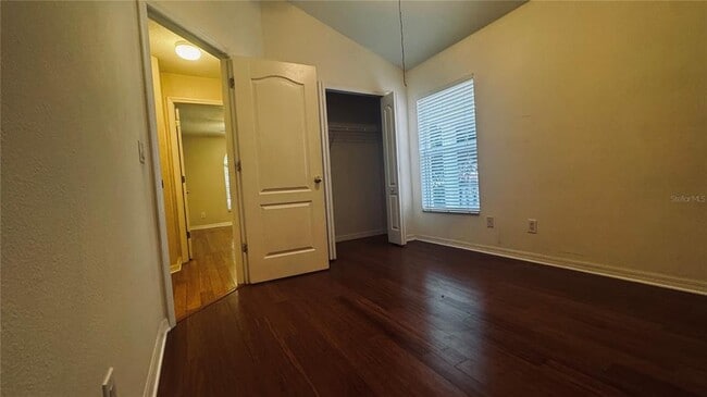 Building Photo - 9822 White Barn Way