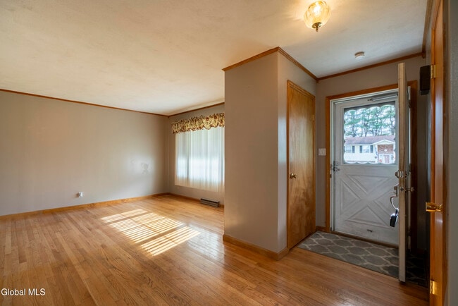 Building Photo - 11 Keyes St