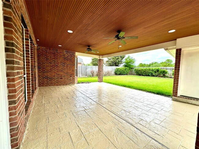 Building Photo - 26223 Longmont Park Ln