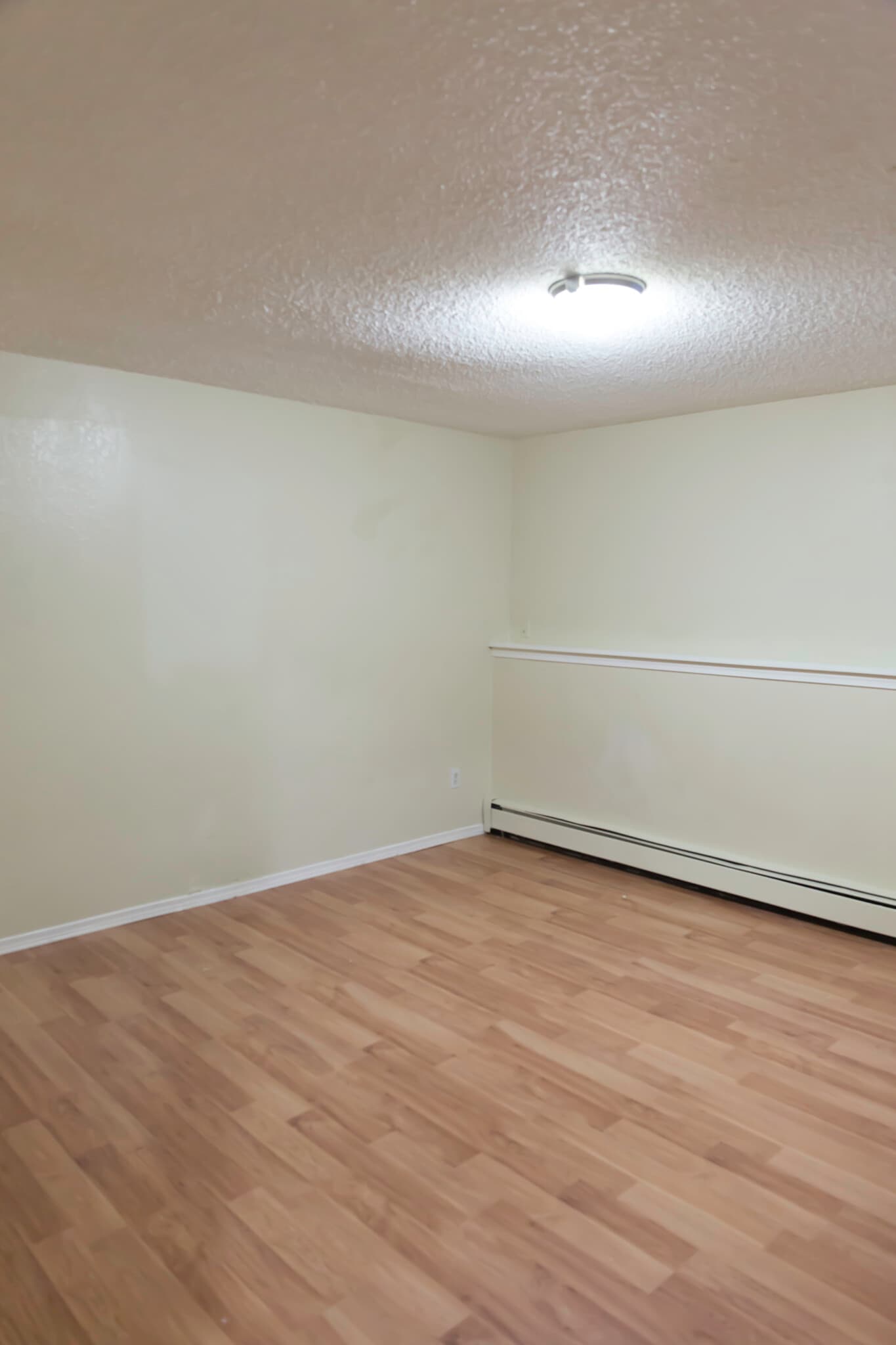 Building Photo - 1350 W 27th Ave