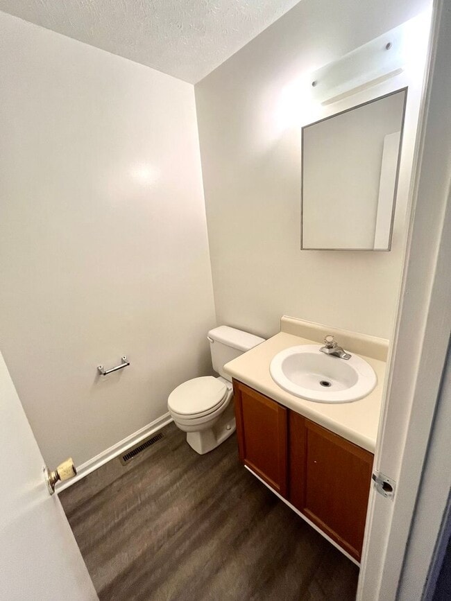 Building Photo - Renovated Home Near Virginia Tech