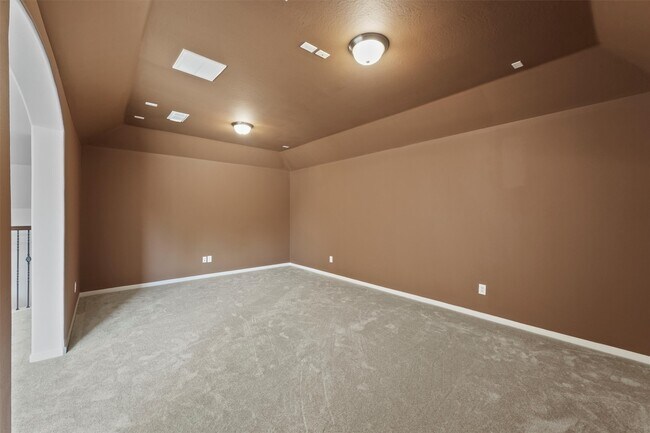 Building Photo - 26422 Creston Woods Dr