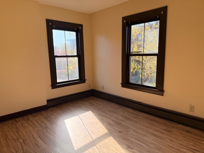 Building Photo - 52-54 Alden St