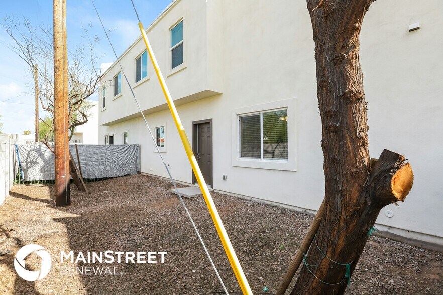 Building Photo - 2000 N 36th St