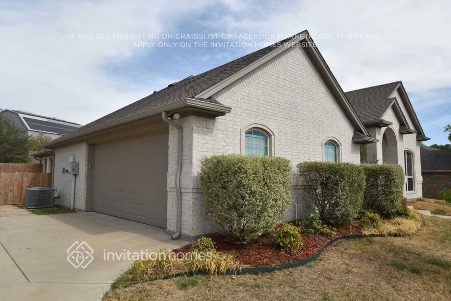 Building Photo - 2321 Trace Ridge Dr
