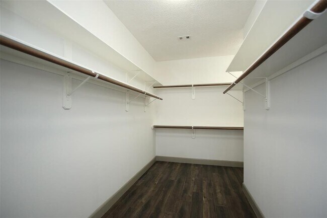 Building Photo - 5522 Island Breeze Dr