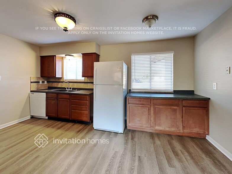 Building Photo - 8520 N 33rd Dr