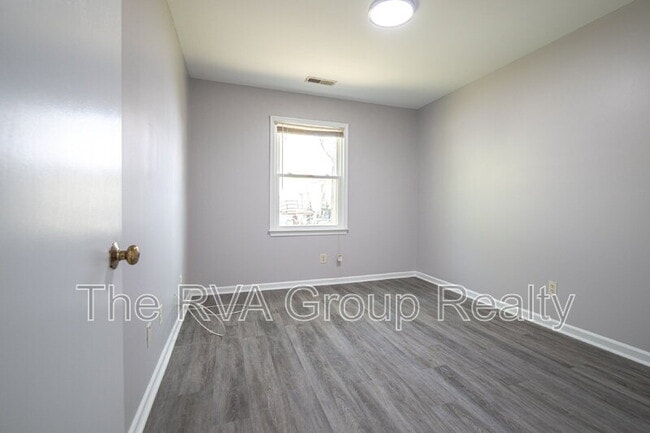 Building Photo - 3805 Woodlawn St