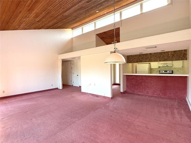 Building Photo - 647 Olde Camelot Cir