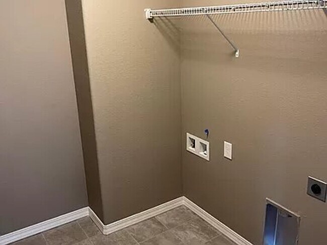 Building Photo - 8394 Talc Dr