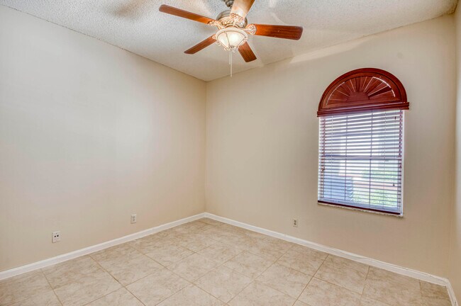 Building Photo - 106 Cypress Point Dr