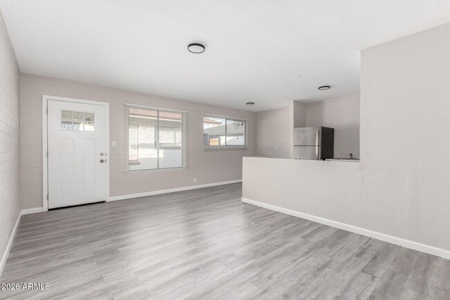 Building Photo - 405 S Priest Dr