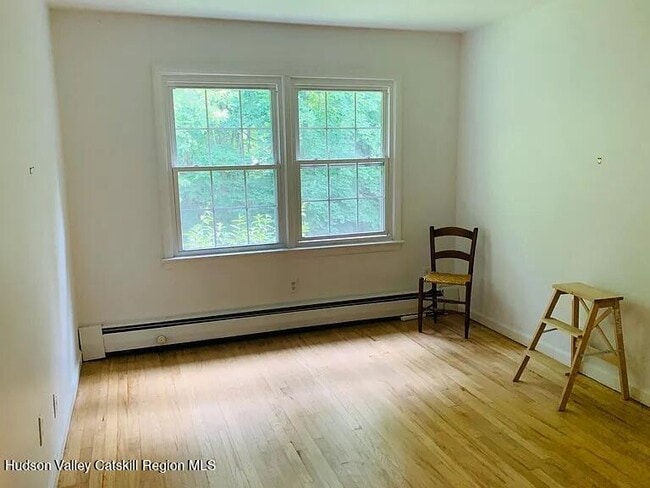 Building Photo - 2 Huguenot St