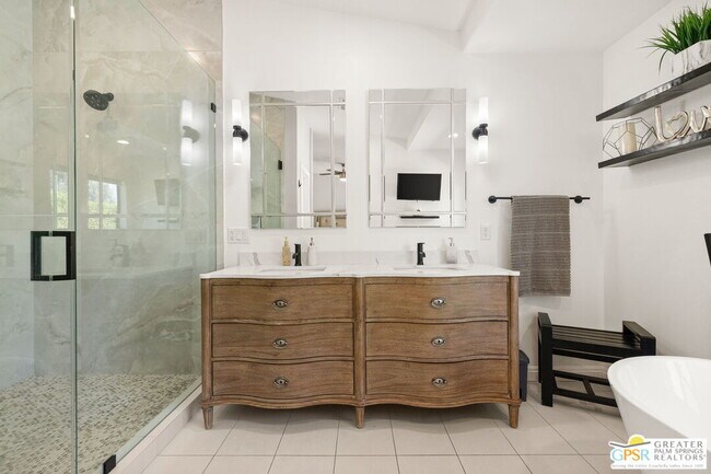 Building Photo - 74830 Waring Ct