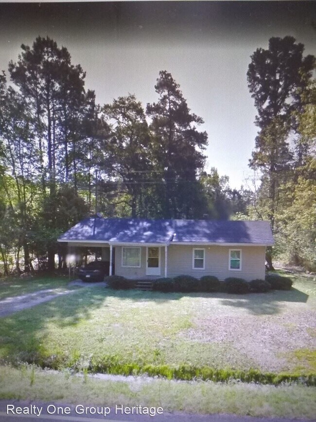 3 br, 1 bath House 2292 LOWE RD 2292 Lowe Rd Lumberton NC 28360