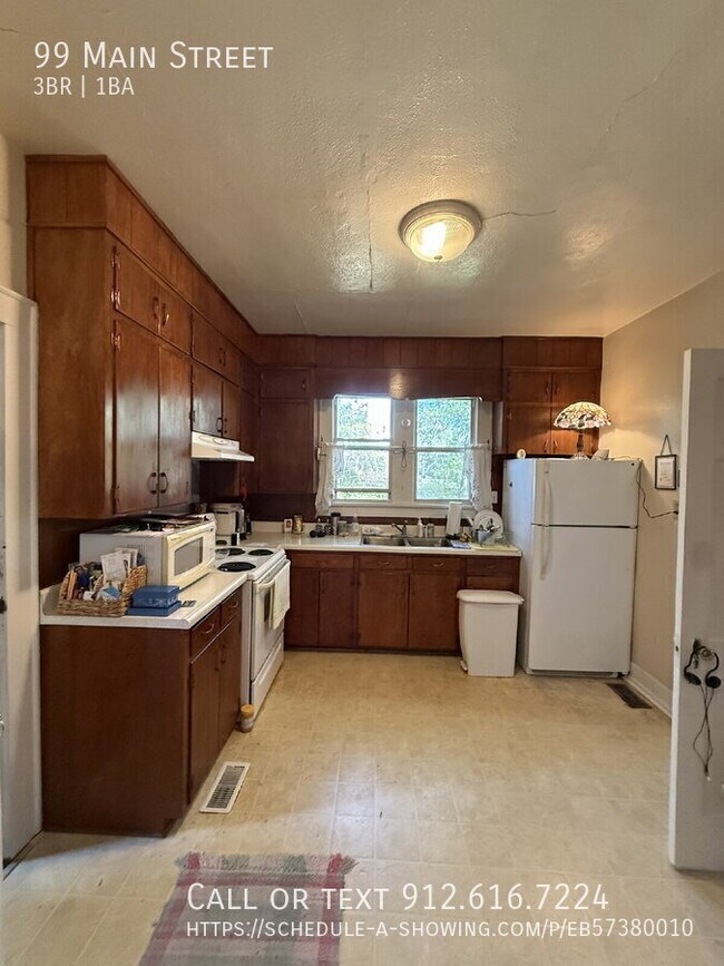 Building Photo - 99 Main St