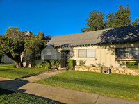 Building Photo - 3606 Country Club Dr