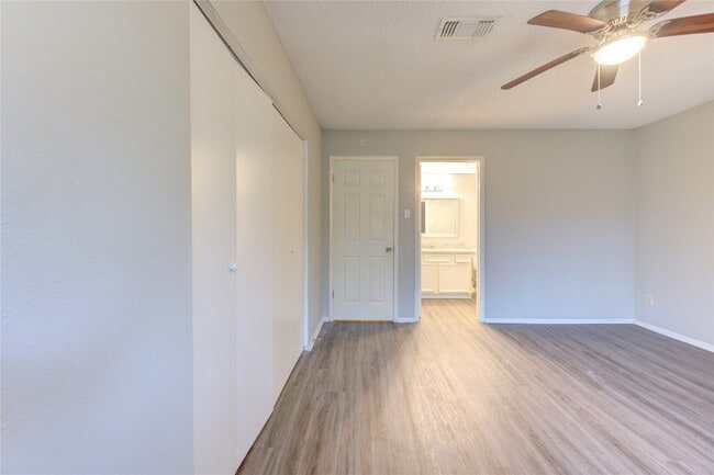 Building Photo - 4106 California Ave